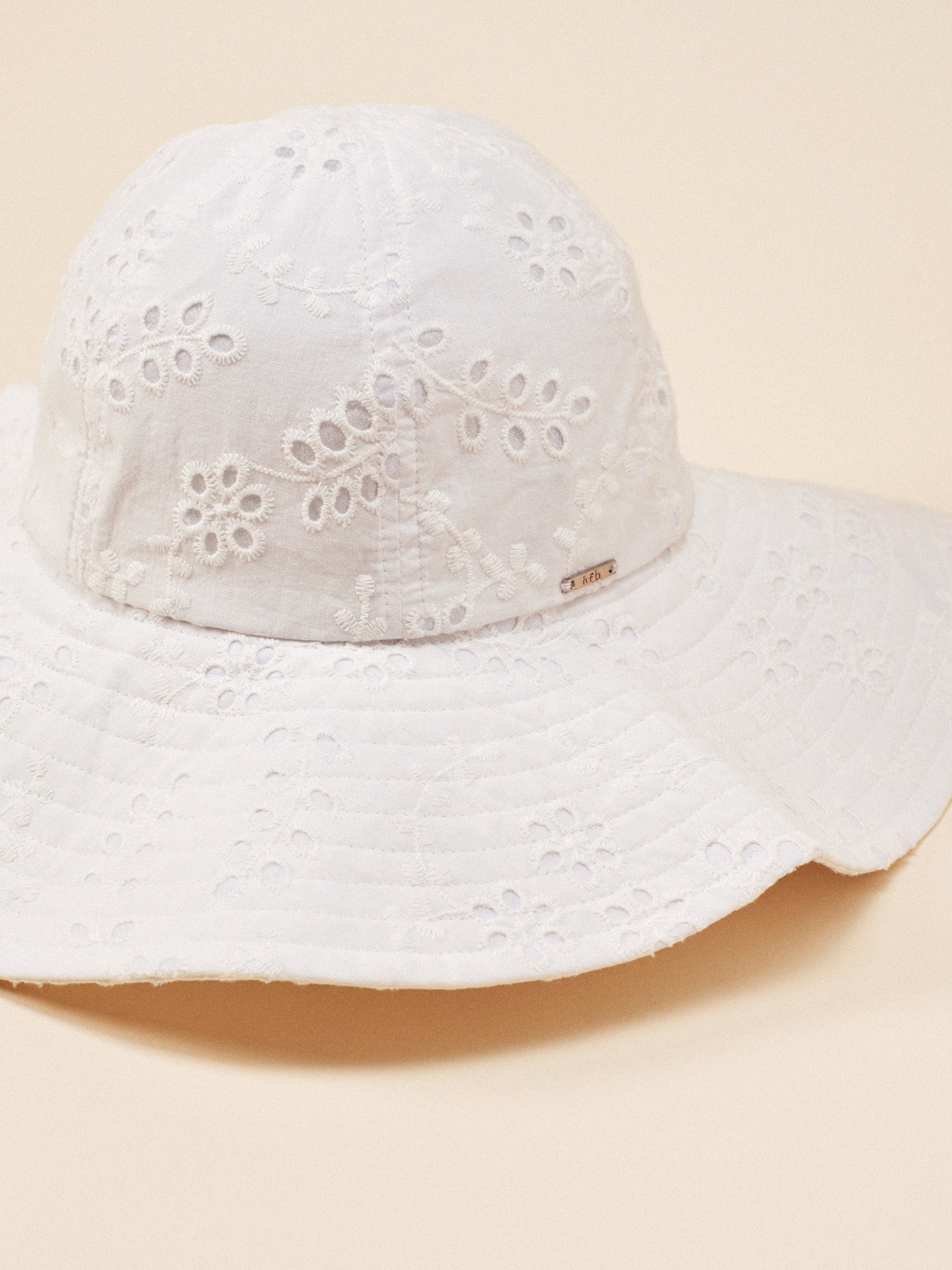 eyelet